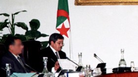 فضائح الرشوة و التبديد تدفع الحكومة لتعديل قانون مكافحة الفساد