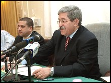 Ouyahia : le RND s'associera à toute révision de la Constitution