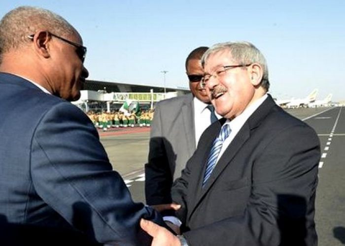 Ouyahia:”L’Algérie n’accueillera pas des centres pour les migrants”