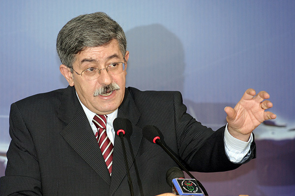 Ouyahia: « Ferhat M’henni est un mercenaire »