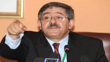 Ouyahia: «Ceux qui appellent à l’intervention de l’armée sont antidémocratiques»