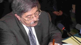 أويحي يستقيل من قيادة الأرندي