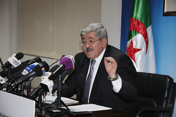 Ouyahia: “Rassurez-vous, il n’y aura pas de suppression des subventions!”
