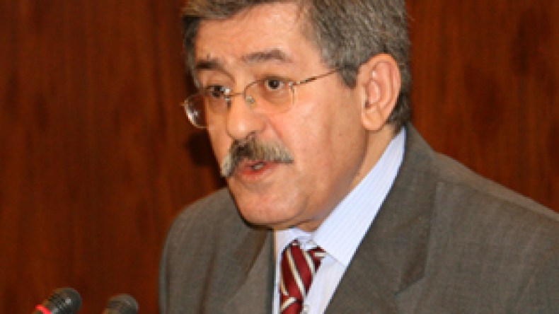 أويحيى يكشف تخصيص 250 مليار دولار للخماسية الجارية