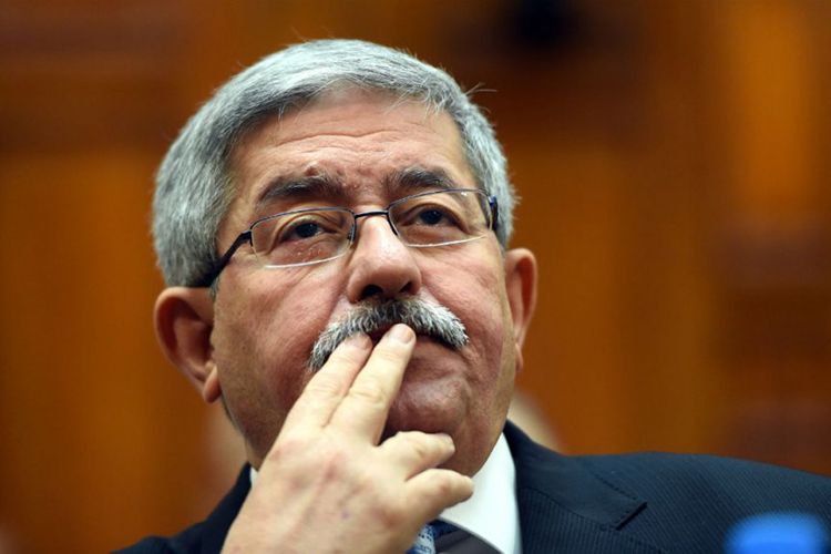 Ouyahia de nouveau à la barre