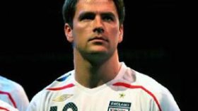 أوين يحلم بالعودة إلى المنتخب الإنجليزي