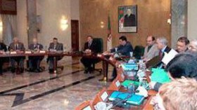 رفع نسبة التمثيل النسوي بالمجالس المنتخبة الى 30 أو 40 بالمائة