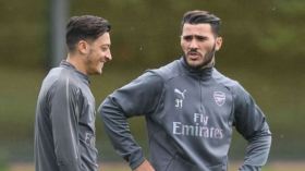 اعتداء مسلّح على أوزيل وزميله كولاشيناتس