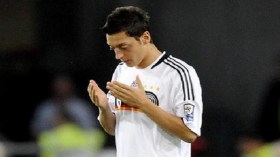 كرامات أوزيل: غزة + المساجد + رفض الصهاينة