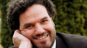 الزاوي يعد بترميم مخطوطات الشيخ