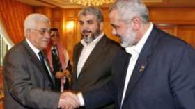 هنية يتفوق على عباس في استطلاع للرأي