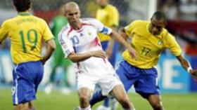 زين الدين زيدان يعود للتدرب مع المنتخب الفرنسي