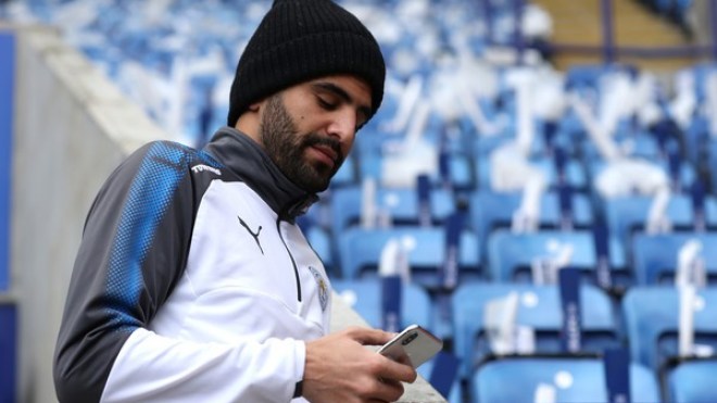 محرز فكّر في اعتزال كرة القدم!