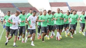 Algérie-Mali: Lacen et Brahimi toujours aux soins