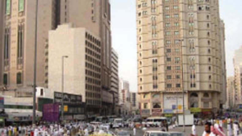 لجنة الحج والعمرة بالسعودية تفتح ملف سعودة الفنادق والمطالبة بوضع كاميرات