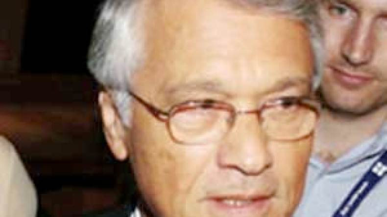 شكيب خليل: لا حاجة لضخ المزيد من النفط