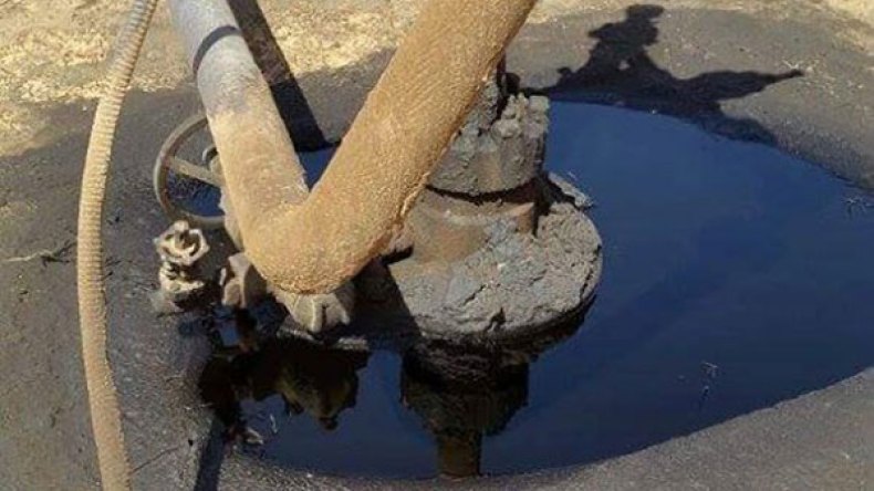 تسرب بترولي يغرق 20 رأسا من الإبل بإيليزي