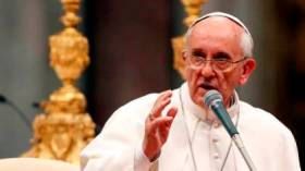 بابا الفاتيكان لنجوم الكرة: الناس تقلّدكم وعليكم تحمّل مسؤولياتكم