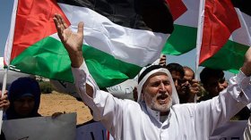 كان الله في عون الفلسطينيين