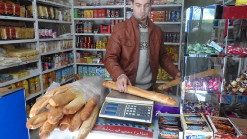 الخبازون‮ ‬يسرقون‮ ‬المواطن‮ ‬في‮ ‬الوزن‮ ‬والسعر