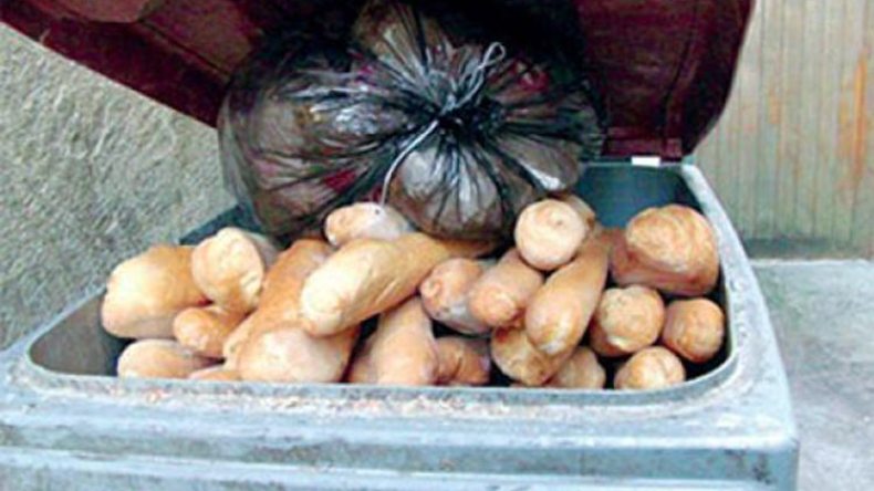 60 مليون خبزة رميت في المزابل خلال الأسبوع الأول من رمضان