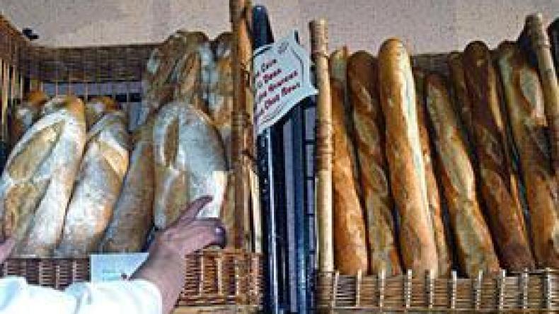 الخبازون يلوحون بالإضراب لرفع سعر الخبز