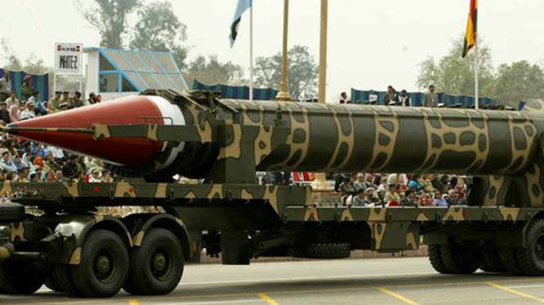 باكستان تهدد بتوجيه ضربة نووية لإسرائيل على خلفية خبر كاذب