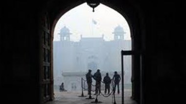 Pakistan : effondrement d'une usine, six morts, 50 personnes prises au piège