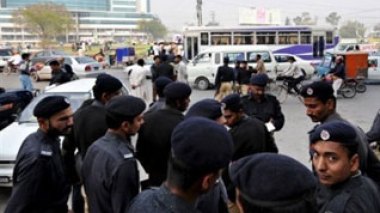 Pakistan: 12 morts dans une spectaculaire attaque contre une école de  police