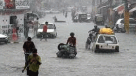 800 ألف شخص معزولين بالكامل في باكستان جراء الفيضانات