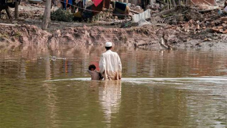 ارتفاع ضحايا الفيضانات في باكستان إلى 108 قتيل