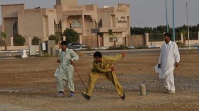 وزير باكستاني يقترح إقامة مباراة كريكيت للمصالحة بين الحكومة و”طالبان”