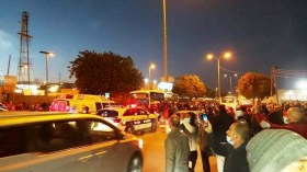 حافلة تدهس عشرات العمال الفلسطينيين قرب حاجز للإحتلال