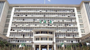 Bouteflika names technocratic government including 25 ministers with no party affiliation