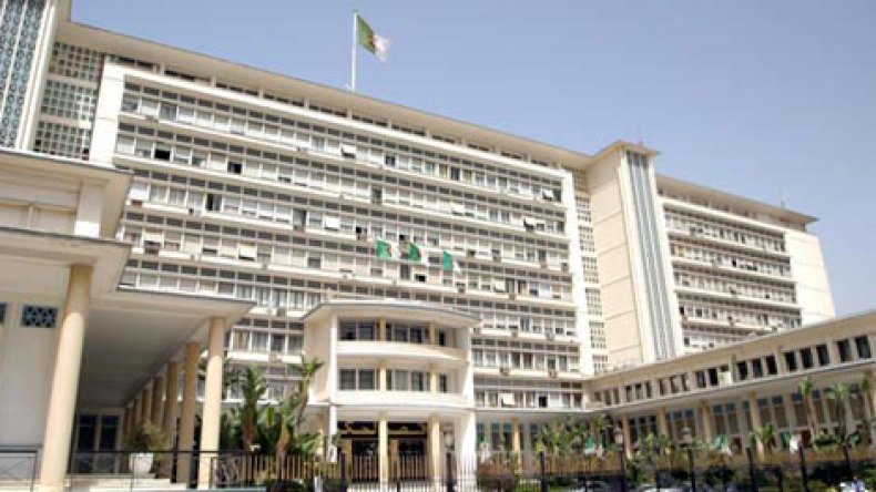 الوظيف العمومي يفتح ملف القانون الأساسي لقطاع التضامن