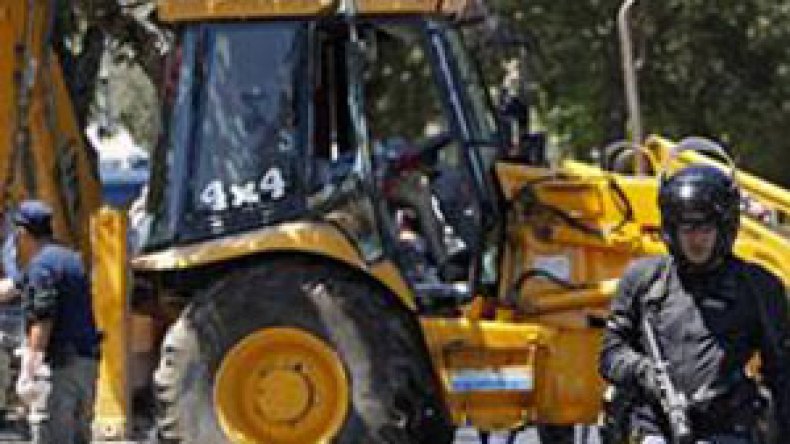 اصابة 19 اسرائيليا  في هجوم بجرافة  بالقدس المحتلة