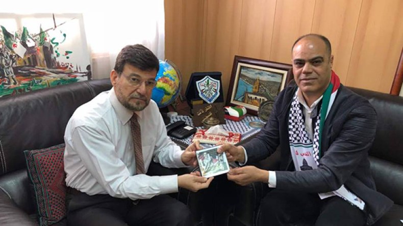 سفير فلسطين بالجزائر لؤي عيسى يُشيد بأغنية “القدس عربية”
