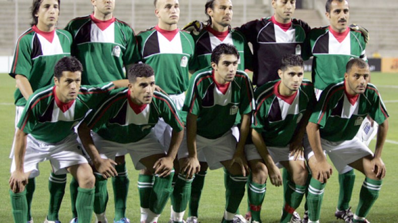 مدرب جزائري يتمنى مباراة ودية بين إسرائيل وفلسطين