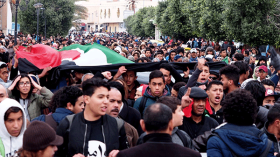 الشعوب العربية والإسلامية تشرع في الاحتجاجات على قرار ترامب