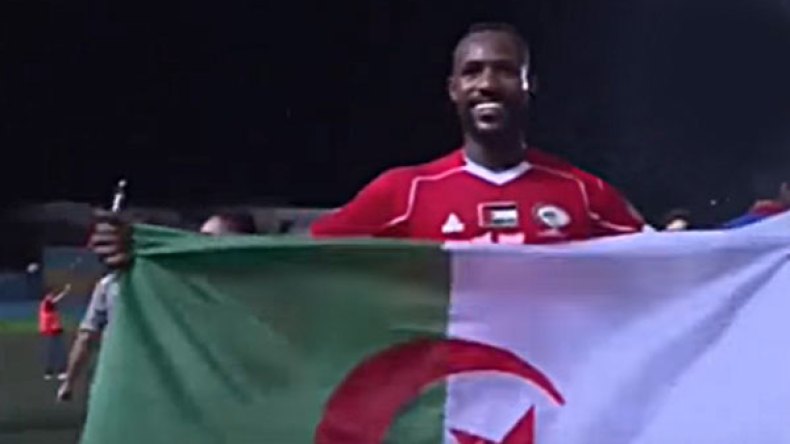 منتخب فلسطين يفوز على عمان واحتفالات بالأعلام الجزائرية