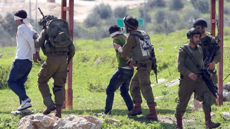 جيش الاحتلال الإسرائيلي يعتقل عشرات الفلسطينيين في الضفة