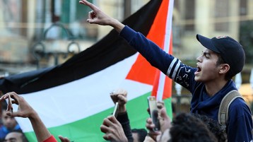 أي الأبواب سيفتح الفلسطينيون؟