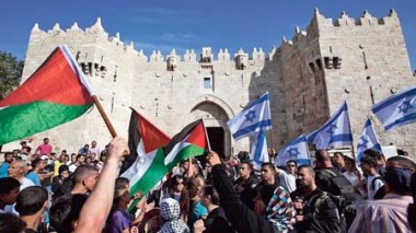 Palestiniens et Israéliens s’engagent à sceller un accord de paix d’”ici neuf mois”