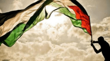 الجزائريون لا يخجلون من دعم المقاومة