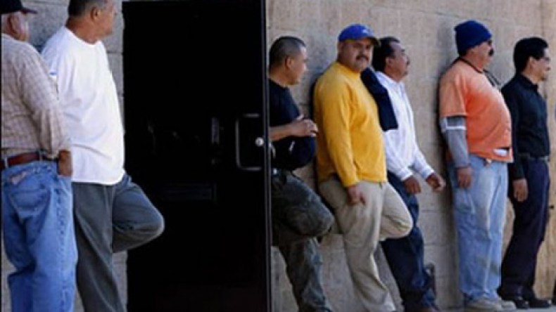 الحصار الإسرائيلي يرفع أعداد البطالين ويخفّض النمو في فلسطين