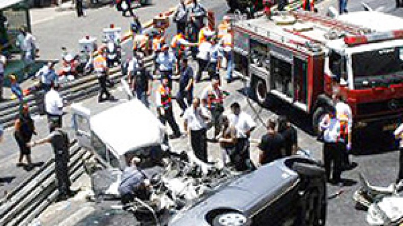 سائق جرار فلسطيني ينفذ عملية فدائية في القدس المحتلة