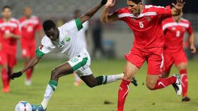 الفلسطينيون يطالبون بتحويل مباراة فلسطين – السعودية إلى الجزائر