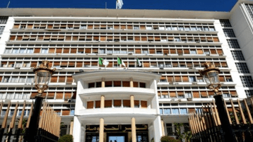 الميّتون بالخلعة!