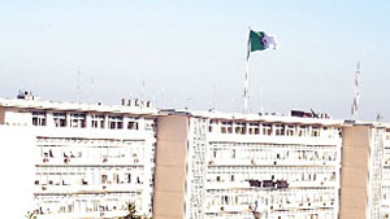 الحكومة تتراجع عن التنازل عن أملاك الدولة وترفع مدة الامتياز إلى 99 سنة