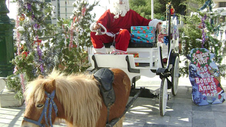 جزائريون مسلمون يحتفلون بـ”الكريسماس”!